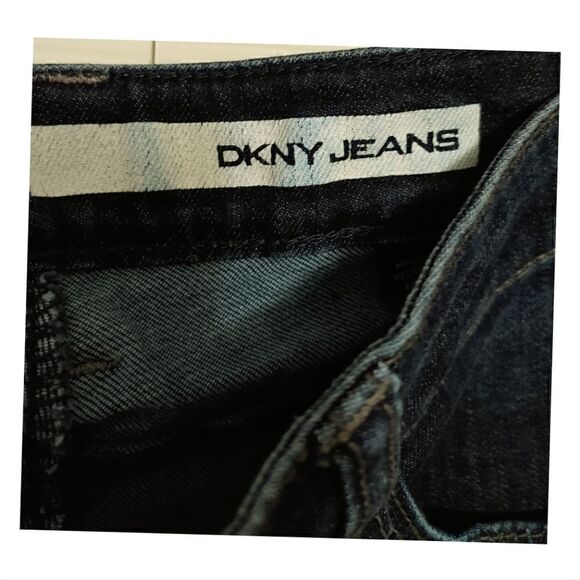 Women's DKNY Slim Boot Cut Jeans Size 14 fits like 12 EUC - Picture 4 of 8